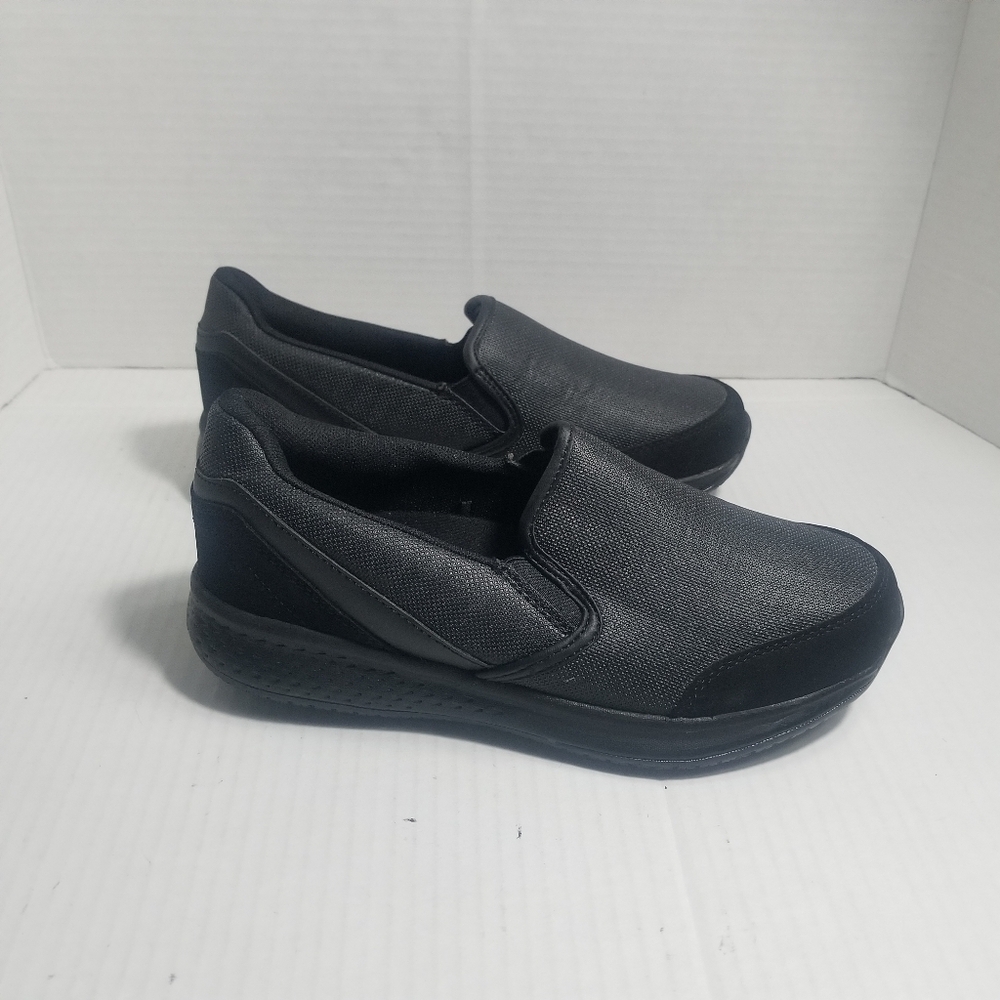 TREDSAFE WOMEN'S BLACK LOAFERS SIZE 7